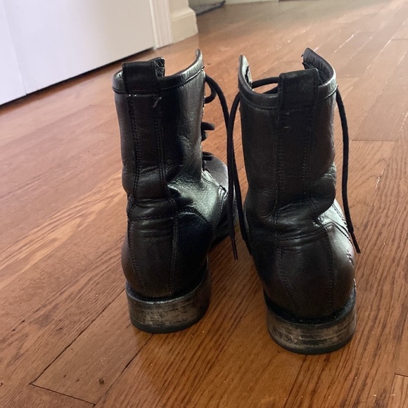 Frye - Picture 4 of 8